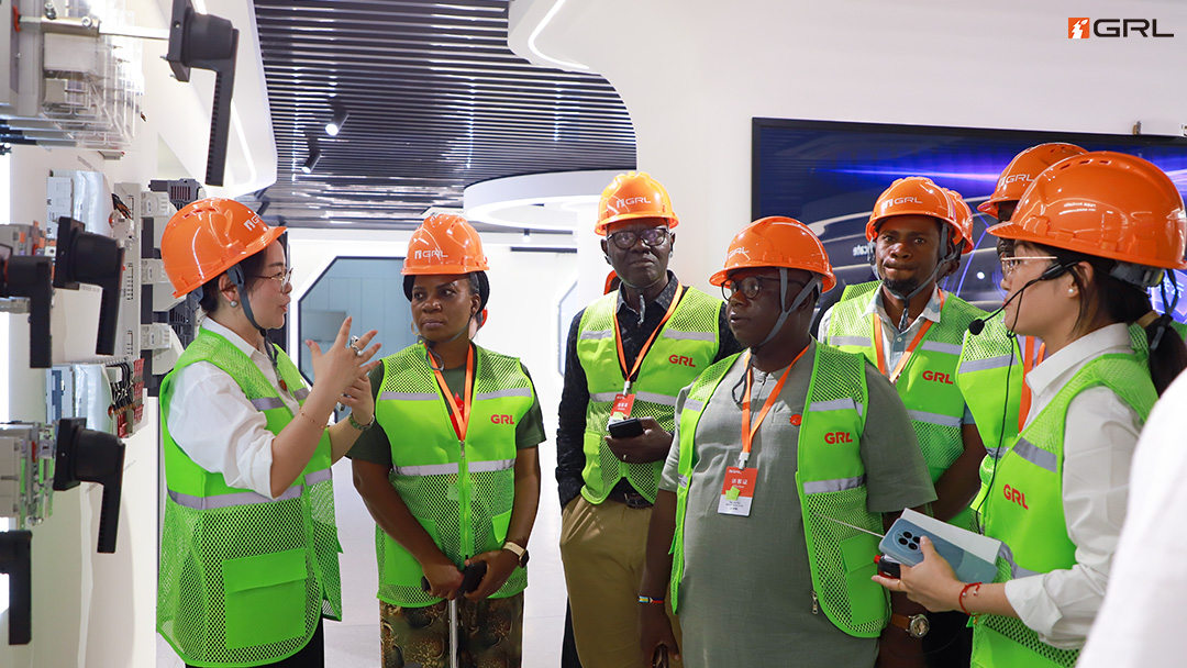 外賓團(tuán)二隊(duì) 金萊勒數(shù)字化展廳